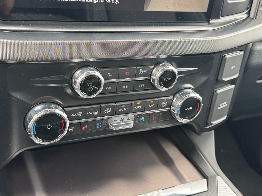 2027 Ford F-350SD Platinum