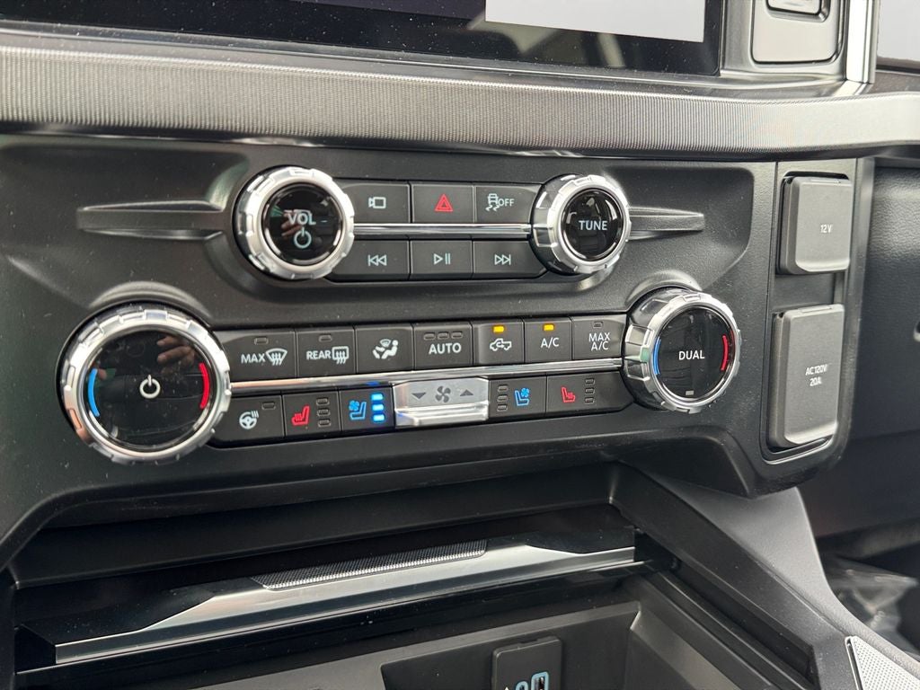 2026 Ford F-450SD Platinum DRW