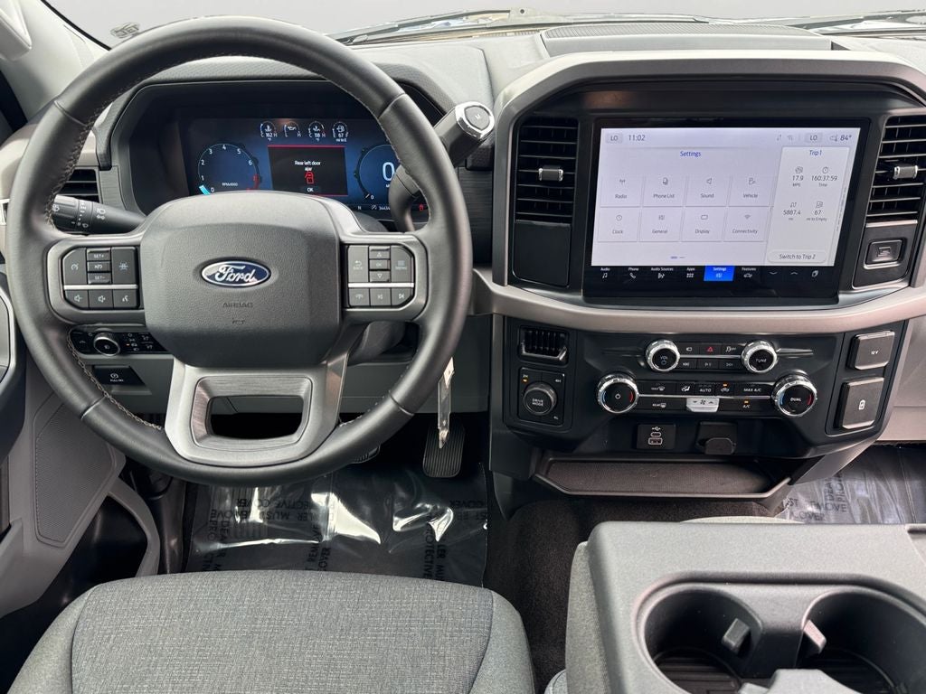 2025 Ford F-150 XLT 5.0 L V8