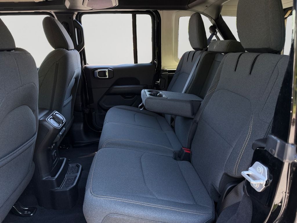 2025 Jeep Wrangler Sahara 4xe / One Owner / Preferred Package