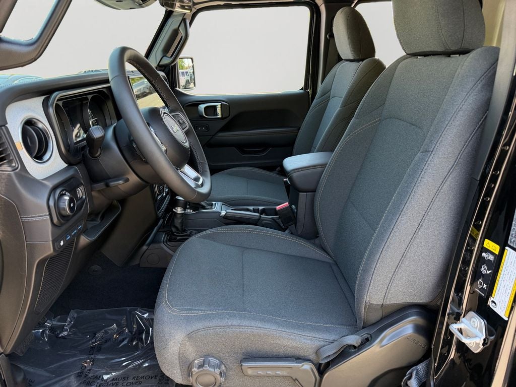 2025 Jeep Wrangler Sahara 4xe / One Owner / Preferred Package