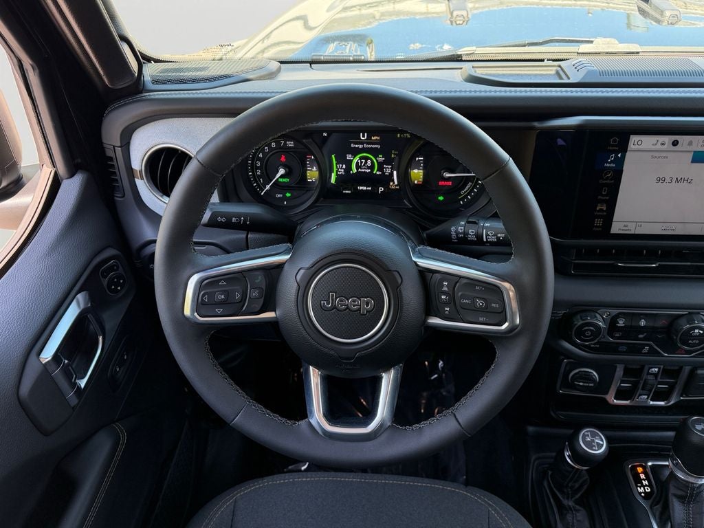2025 Jeep Wrangler Sahara 4xe / One Owner / Preferred Package