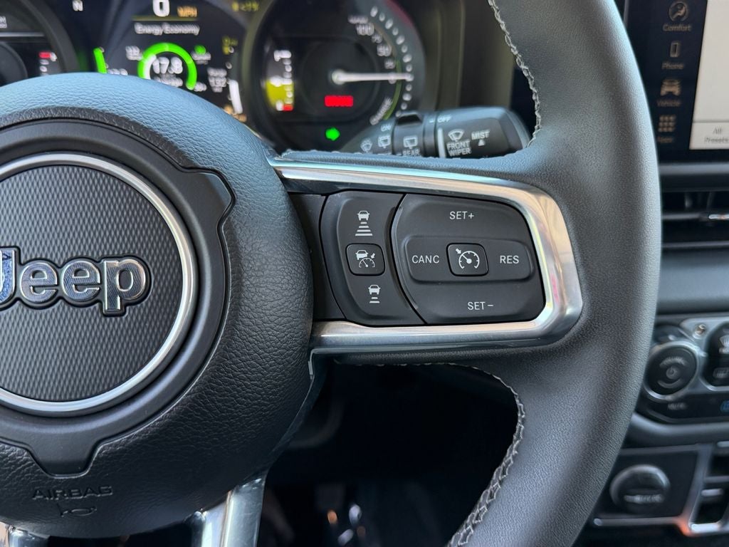 2025 Jeep Wrangler Sahara 4xe / One Owner / Preferred Package