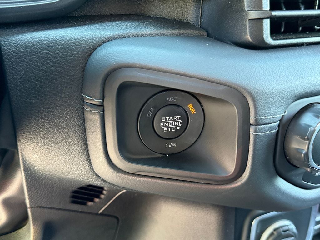 2025 Jeep Wrangler Sahara 4xe / One Owner / Preferred Package
