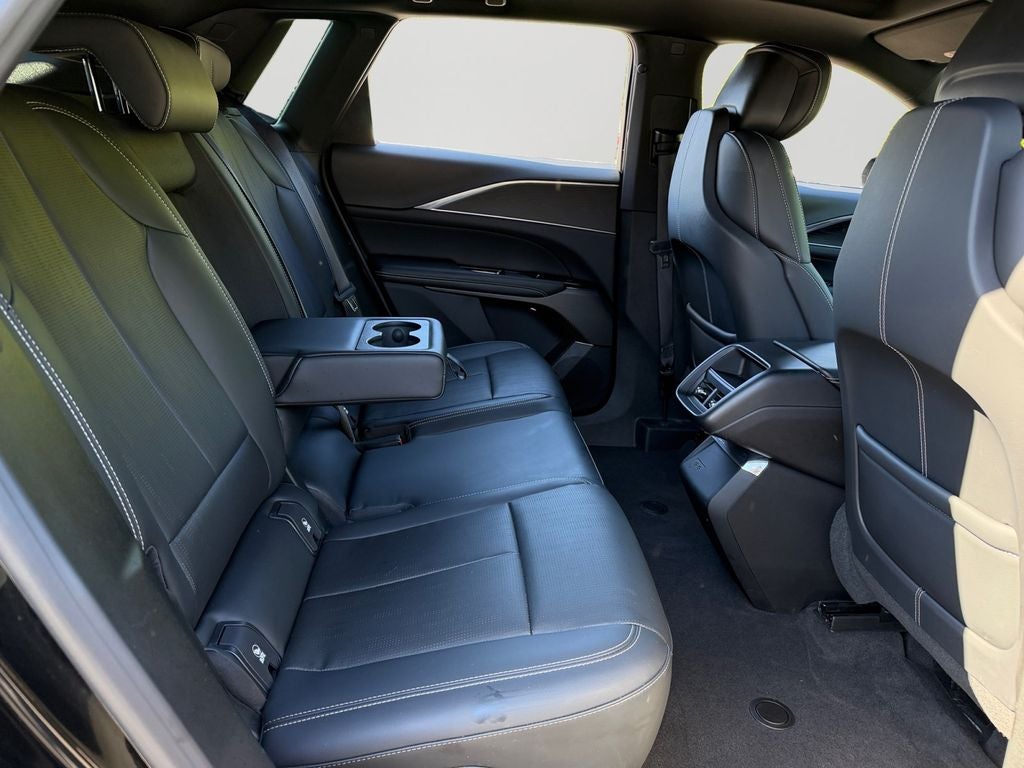 2024 Cadillac LYRIQ Luxury / One Owner