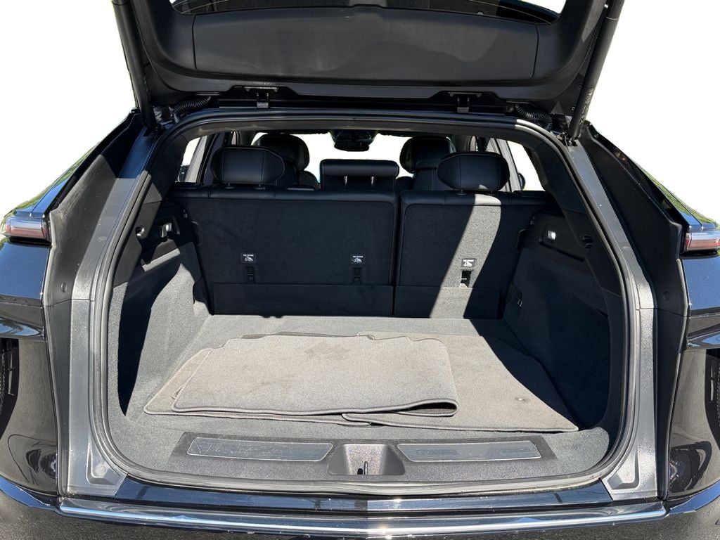 2024 Cadillac LYRIQ Luxury / One Owner