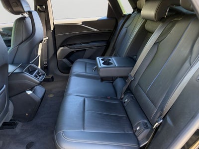 2024 Cadillac LYRIQ Luxury / One Owner