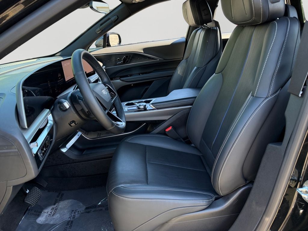 2024 Cadillac LYRIQ Luxury / One Owner