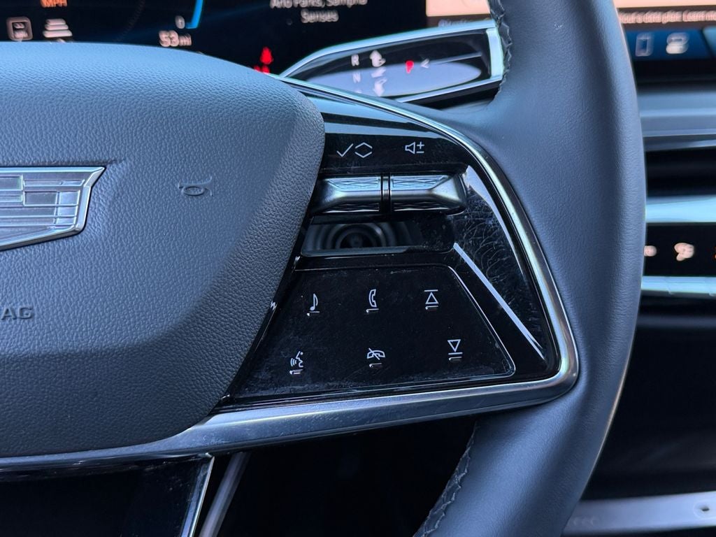 2024 Cadillac LYRIQ Luxury / One Owner