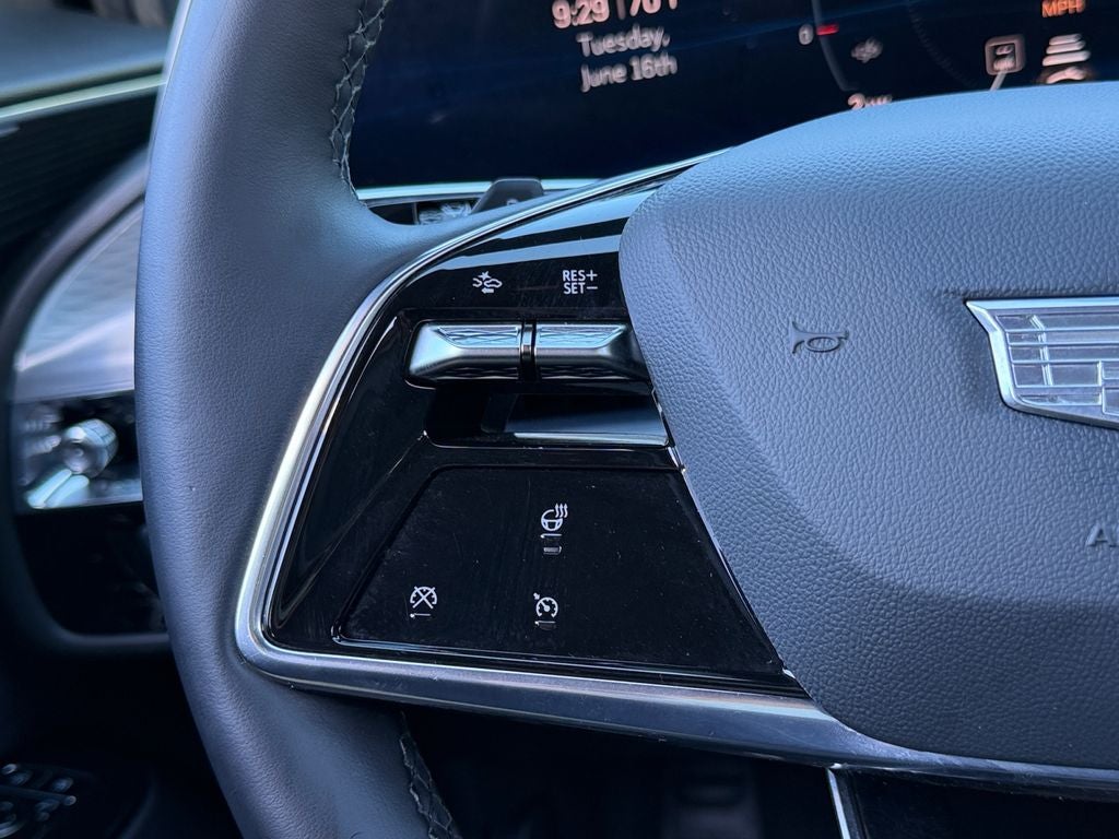 2024 Cadillac LYRIQ Luxury / One Owner