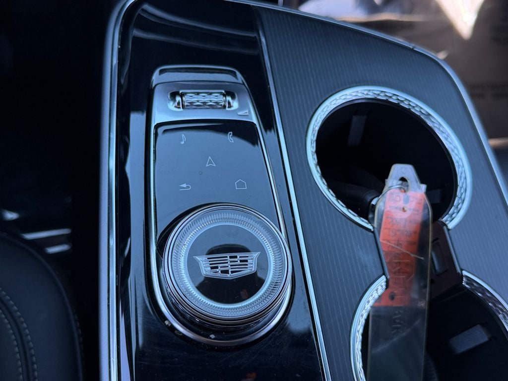 2024 Cadillac LYRIQ Luxury / One Owner