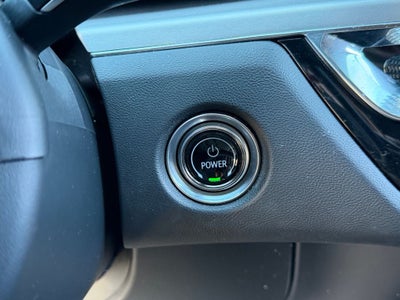 2024 Cadillac LYRIQ Luxury / One Owner