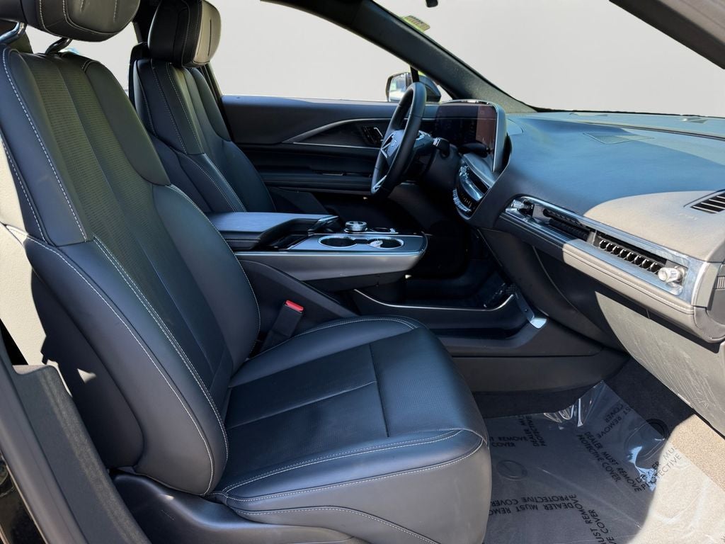 2024 Cadillac LYRIQ Luxury / One Owner