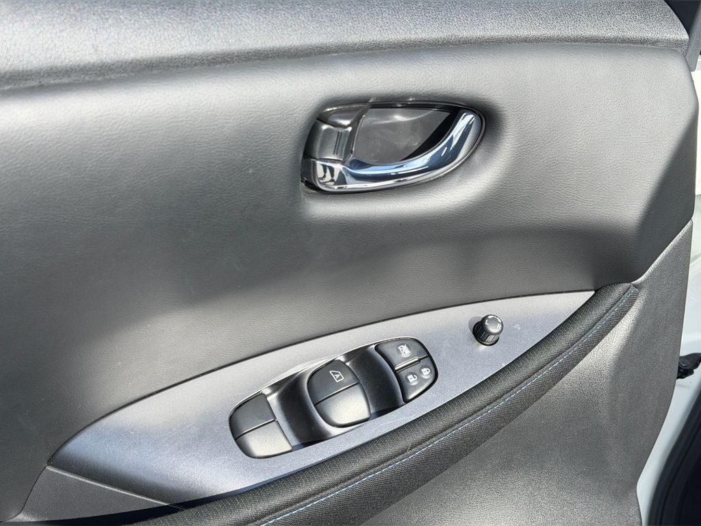 2022 Nissan Leaf S / One Owner /