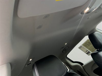 2023 Chrysler Pacifica Touring L One Owner / Preferred Package / New Tires / New B