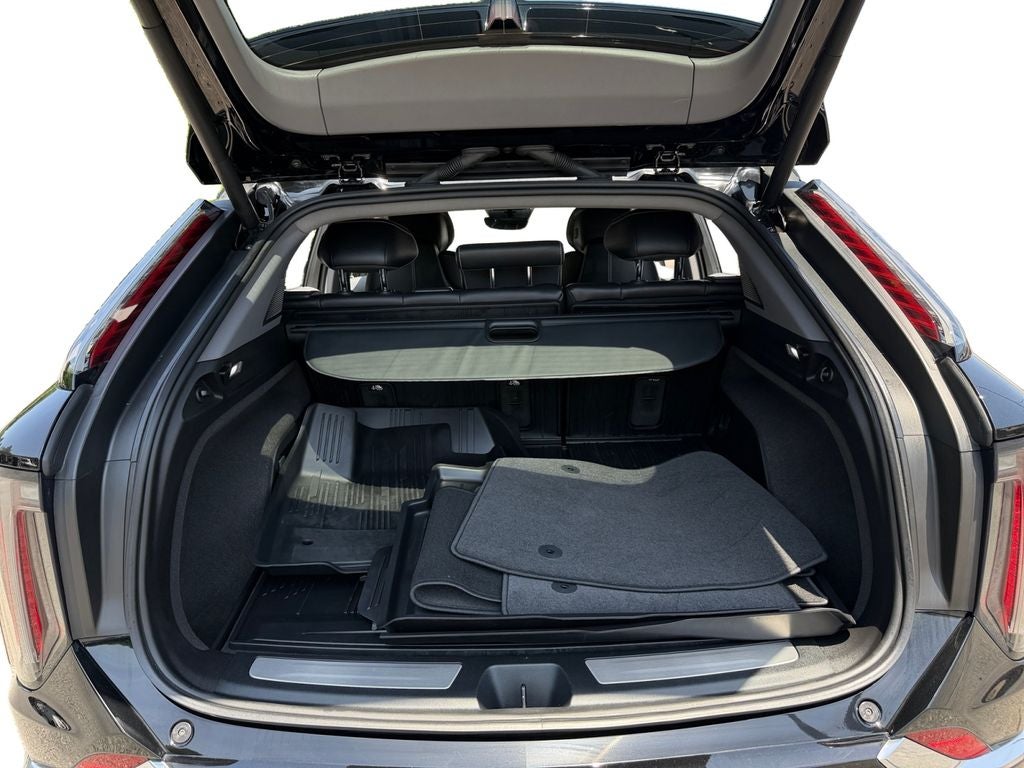 2025 Cadillac OPTIQ Luxury 2