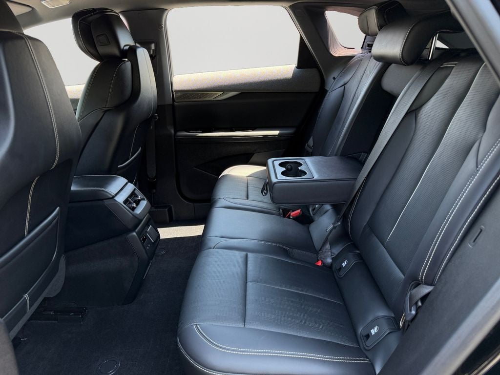 2025 Cadillac OPTIQ Luxury 2