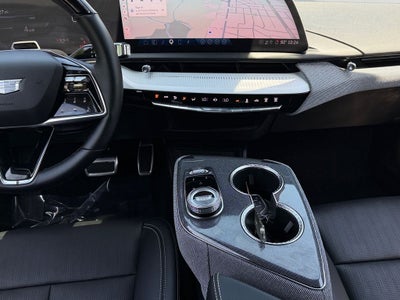 2025 Cadillac OPTIQ Luxury 2