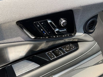 2025 Cadillac OPTIQ Luxury 2