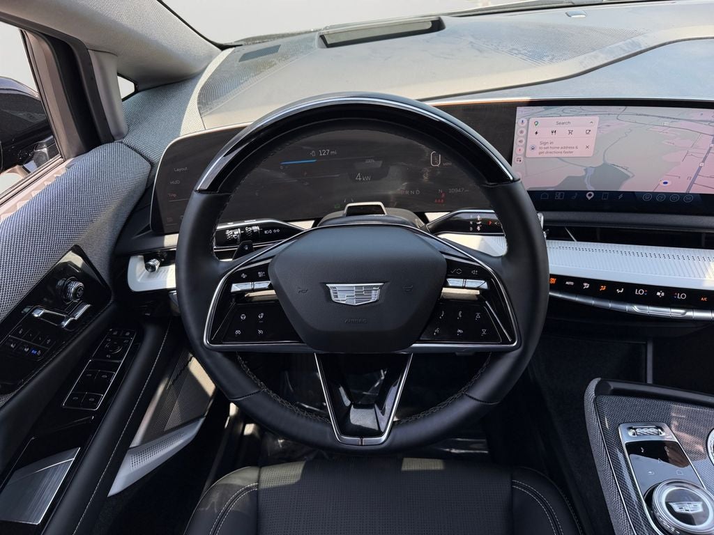 2025 Cadillac OPTIQ Luxury 2