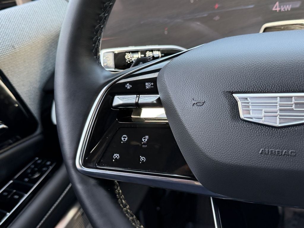 2025 Cadillac OPTIQ Luxury 2