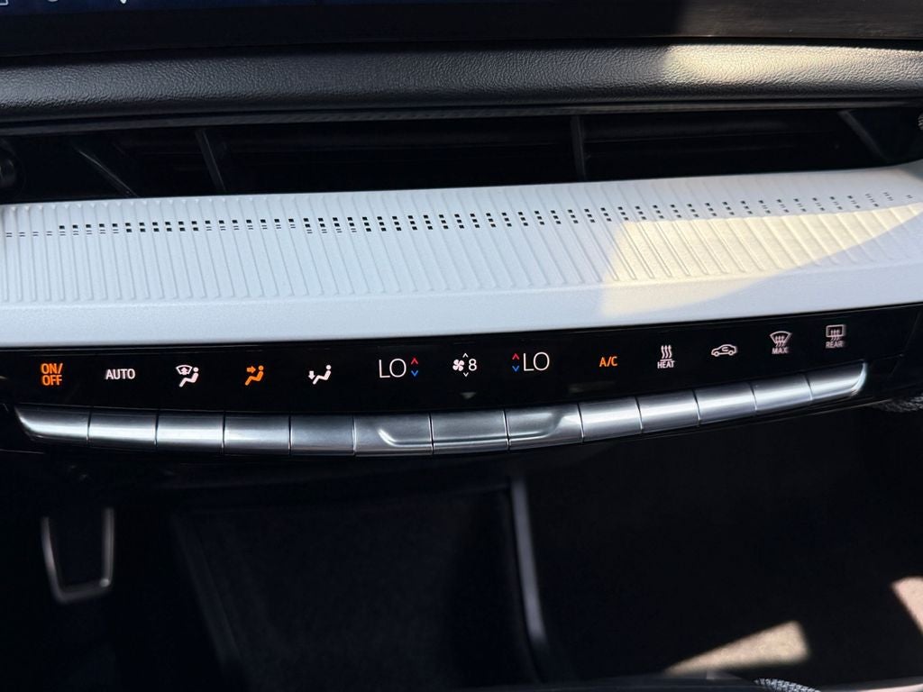 2025 Cadillac OPTIQ Luxury 2