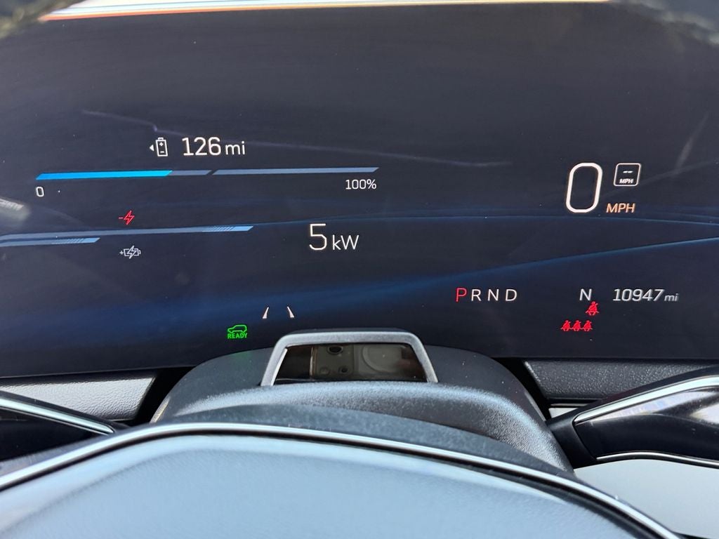 2025 Cadillac OPTIQ Luxury 2