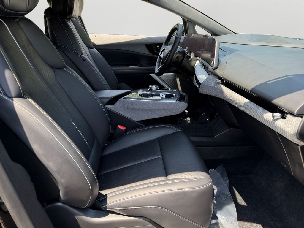 2025 Cadillac OPTIQ Luxury 2