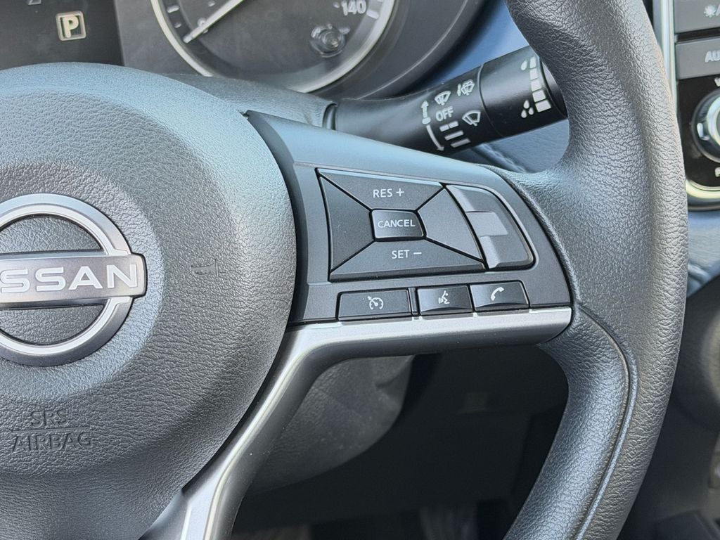 2025 Nissan Versa 1.6 SV / One Owner /