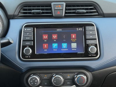 2025 Nissan Versa 1.6 SV / One Owner /