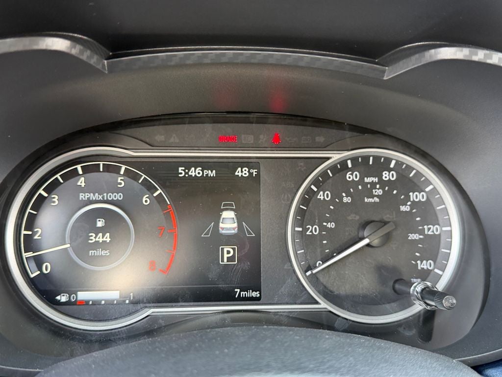 2025 Nissan Versa 1.6 SV / One Owner /