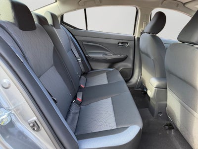 2025 Nissan Versa 1.6 SV / One Owner /