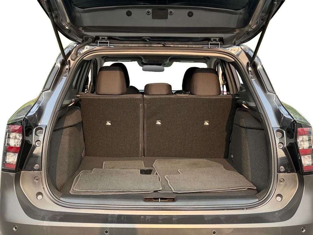 2025 Nissan Kicks SV / One Owner / Premium Package