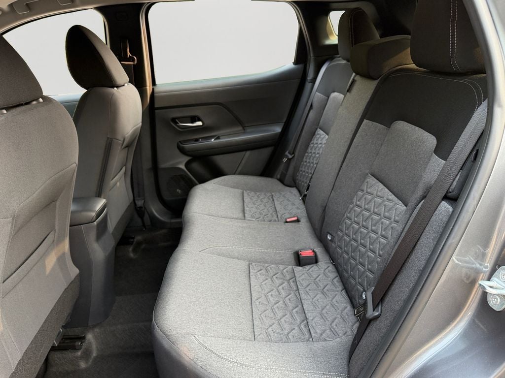 2025 Nissan Kicks SV / One Owner / Premium Package