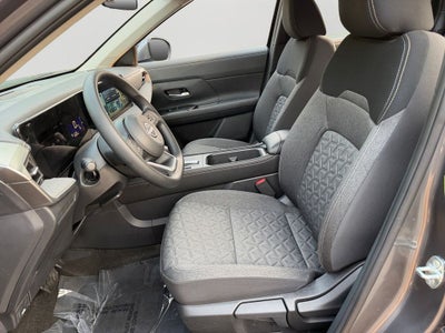 2025 Nissan Kicks SV / One Owner / Premium Package