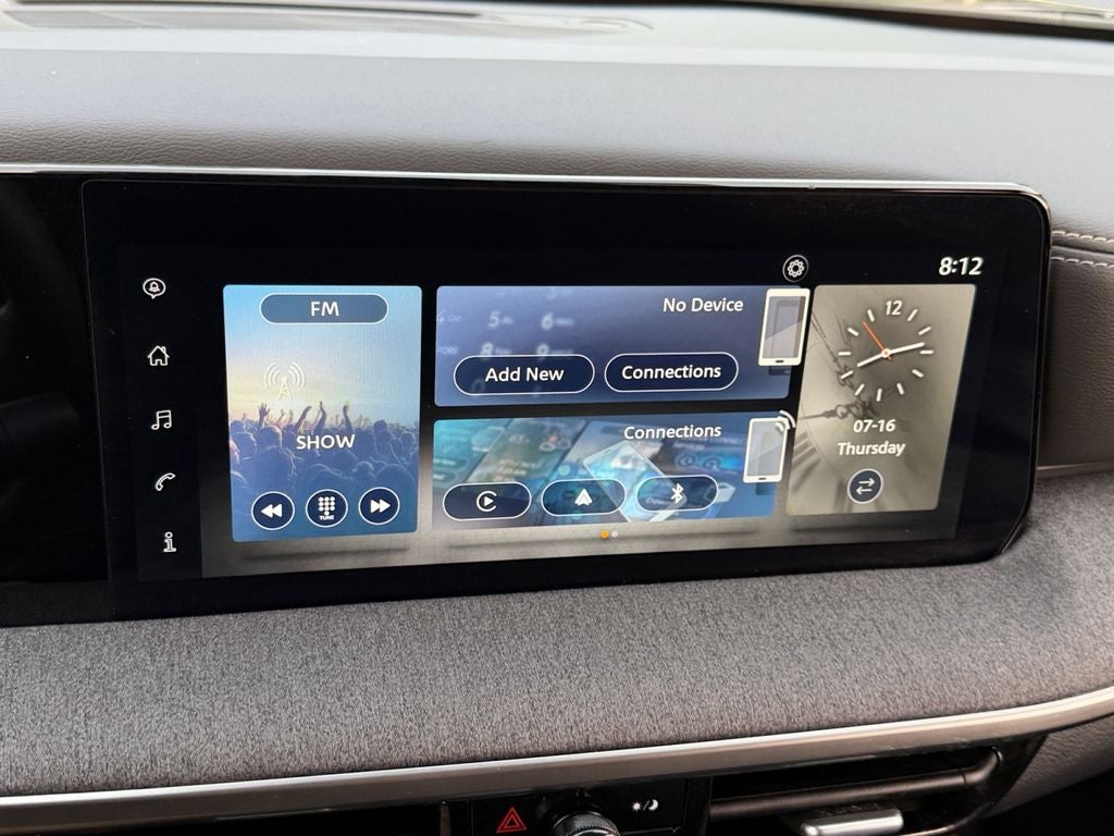 2025 Nissan Kicks SV / One Owner / Premium Package