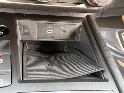 2025 Nissan Kicks SV / One Owner / Premium Package
