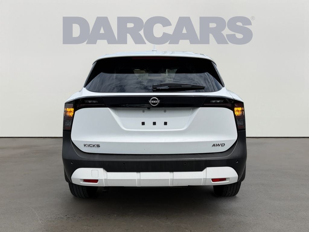 2025 Nissan Kicks SV