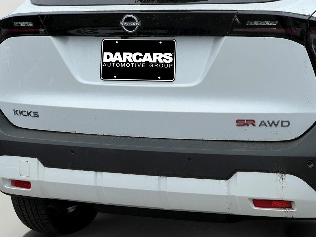 2025 Nissan Kicks SR