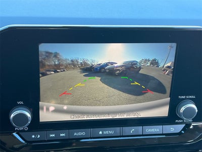 2025 Nissan Pathfinder SV / Premium Package