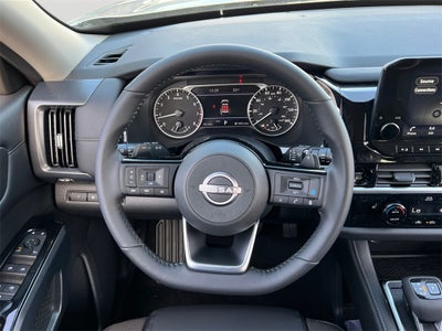 2025 Nissan Pathfinder SL