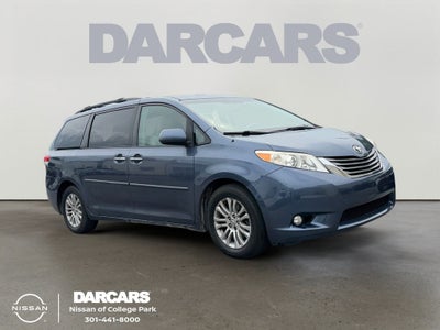 2014 Toyota Sienna XLE 8 Passenger