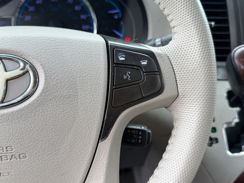 2014 Toyota Sienna XLE 8 Passenger