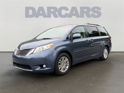 2014 Toyota Sienna XLE 8 Passenger