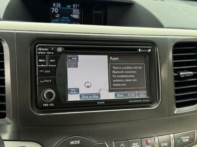 2014 Toyota Sienna XLE 8 Passenger