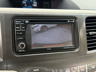 2014 Toyota Sienna XLE 8 Passenger