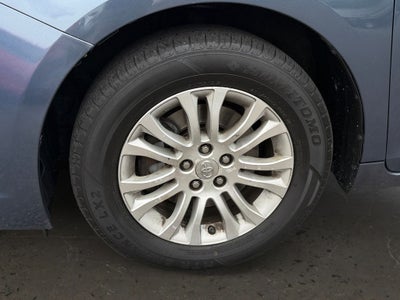 2014 Toyota Sienna XLE 8 Passenger