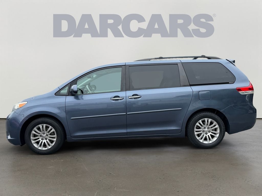 2014 Toyota Sienna XLE 8 Passenger