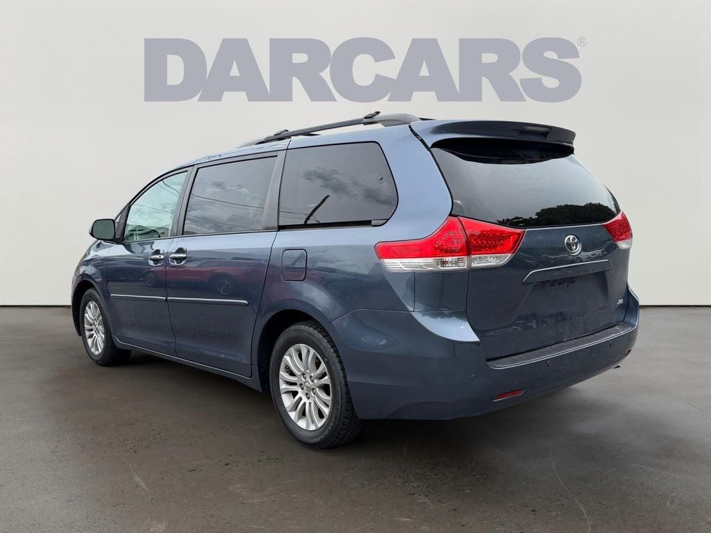 2014 Toyota Sienna XLE 8 Passenger