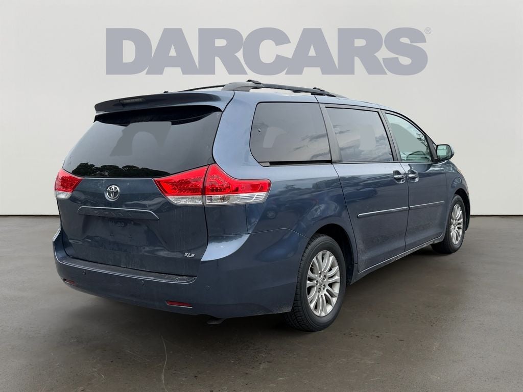 2014 Toyota Sienna XLE 8 Passenger